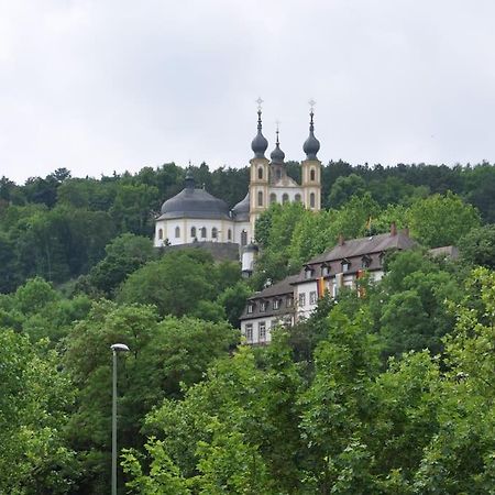 Wunderschoene Loft-Stadtwohnung Wurzburg Bagian luar foto